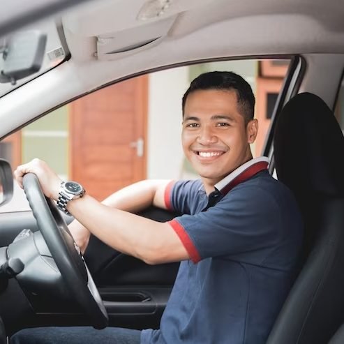asian-driver-smiling_8595-5573